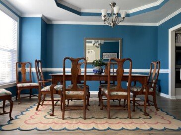 Scalloped dhurrie rug in the dining room